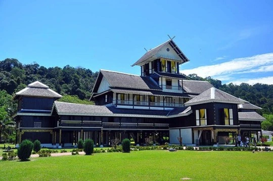The Istana Lama Seri Menanti